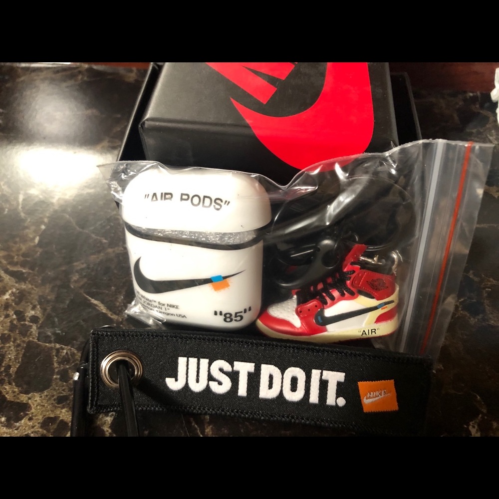 AirPod Case - Picture 8 of 10